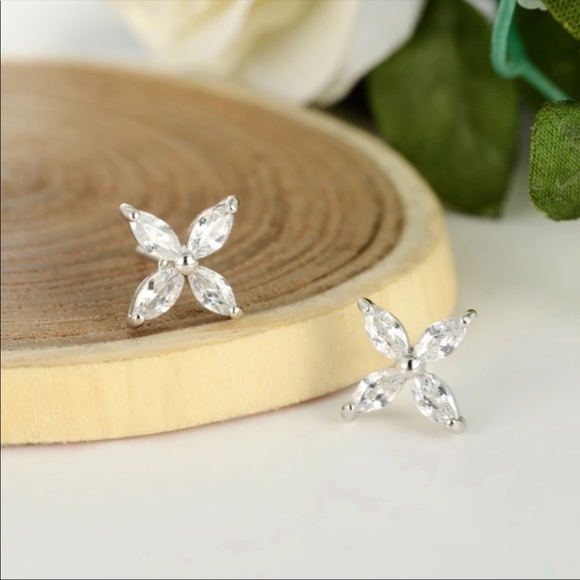 Four Leaf Clover Flower CZ Earrings - Picture 4 of 4